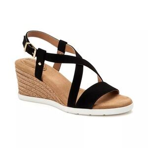 Brand new Giani Bernini Dellie wedge sandals size 6